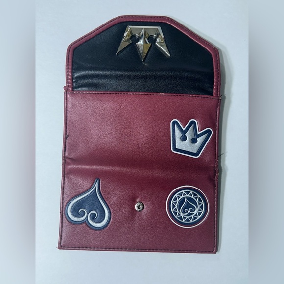 Kingdom Hearts - Wallet w/ Crown Emblem ๐ค๐๐๏ธ - Picture 4 of 11